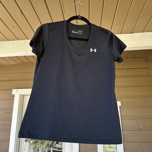 Under Armour - Heat Gear V-Neck Tee - Black - Small